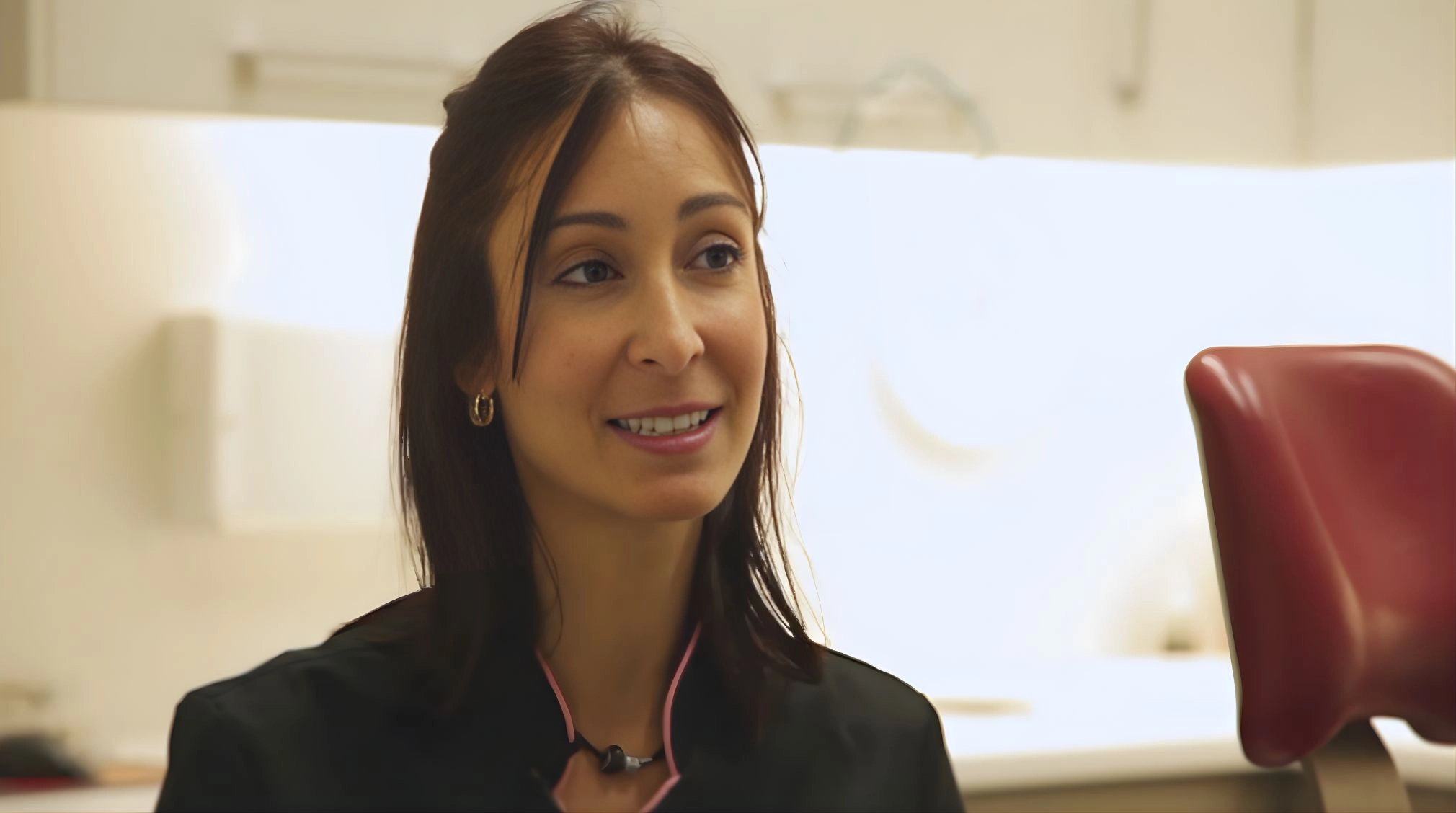 Dentist in Maroubra examining a patient’s teeth during a routine check up in a modern dental clinic, highlighting preventive dental care and a healthy smile.